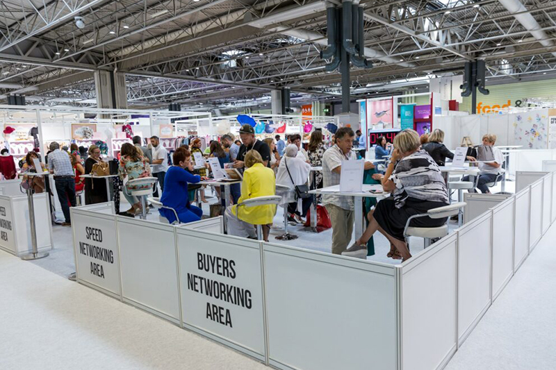 時(shí)尚貿(mào)易展場(chǎng)景 時(shí)尚貿(mào)易展場(chǎng)景